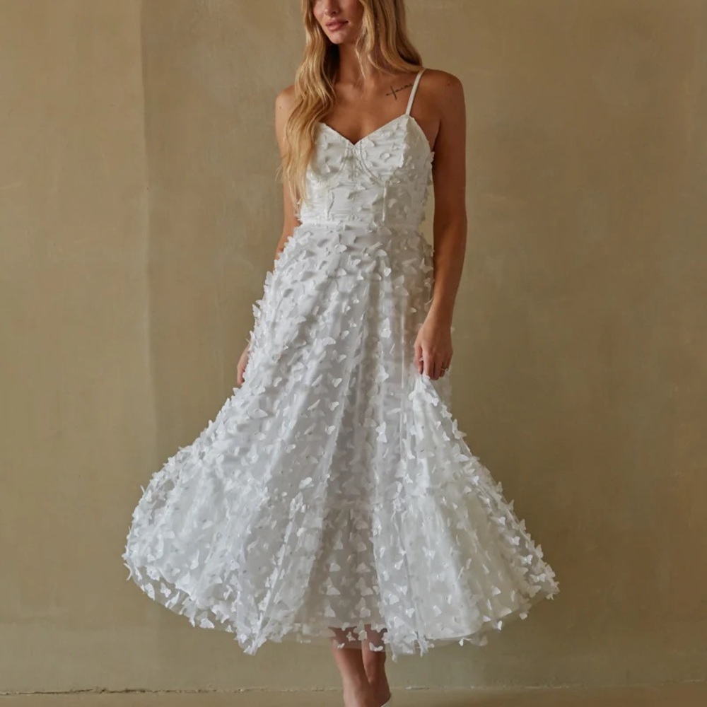Elegant White Floral Midi Dress